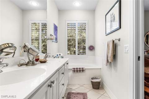 5733 Cove Cir, Naples FL - photo 16 of 32