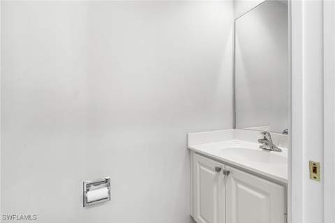 5733 Cove Cir, Naples FL - photo 8 of 32