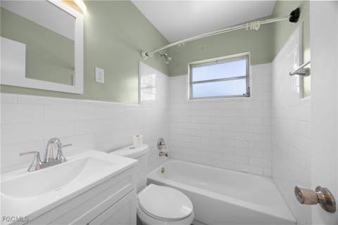 275 Lakeview Dr, North Fort Myers FL - photo 11 of 15
