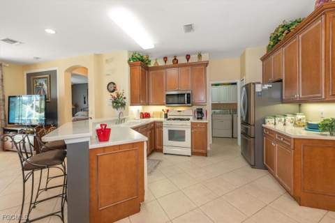 10616 Vicenza Ct, Fort Myers FL - photo 12 of 45