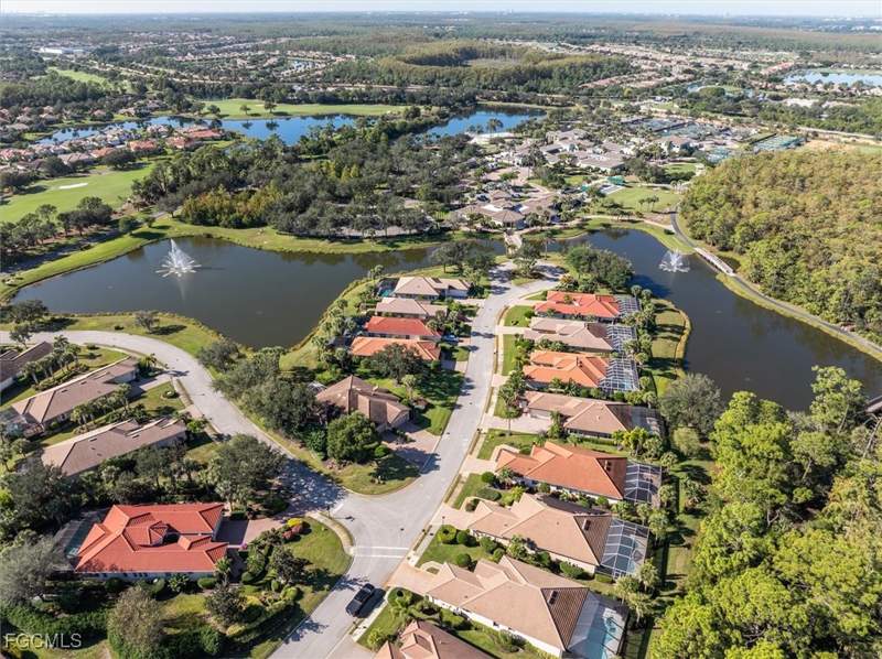 2 bedroom Attached at 10616 Vicenza Ct, Vicenza, Fort Myers — photo 3