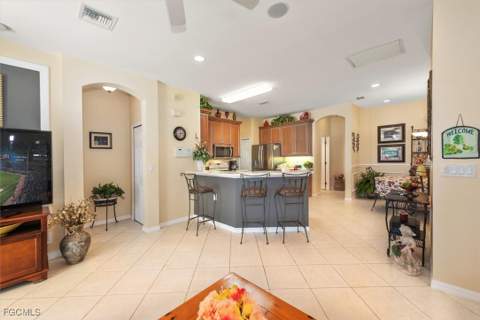 10616 Vicenza Ct, Fort Myers FL - photo 9 of 45