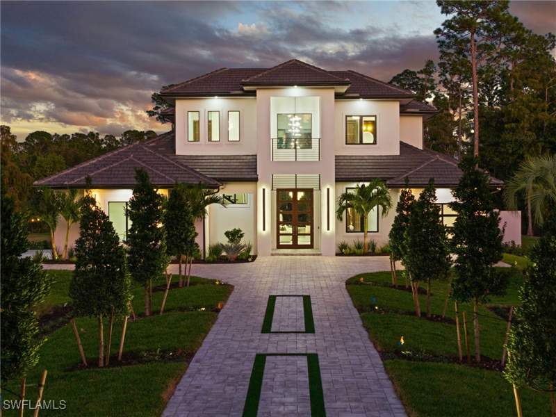 6 bedroom SingleFamilyResidence at 2272 Oakes Blvd, Oakes Estates, Naples — photo 2