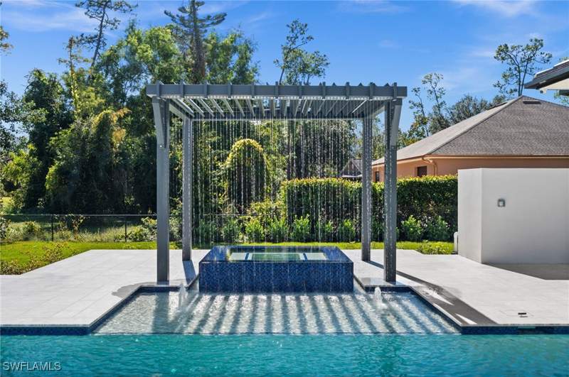 6 bedroom SingleFamilyResidence at 2272 Oakes Blvd, Oakes Estates, Naples — photo 5