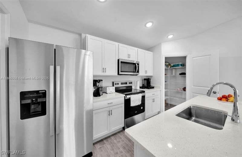 3 bedroom SingleFamilyResidence at 4217 NE 23rd Pl, Cape Coral, Cape Coral — photo 4