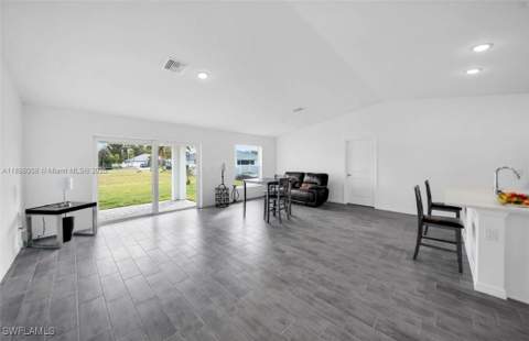 4217 NE 23rd Pl, Cape Coral FL - photo 8 of 19