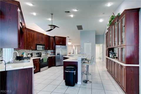 4332 Country Club Blvd, Cape Coral FL - photo 11 of 45