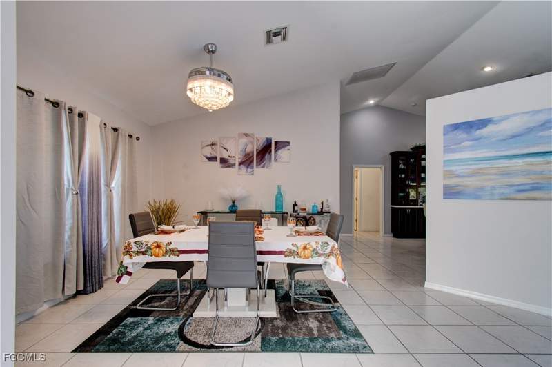 3 bedroom SingleFamilyResidence at 4332 Country Club Blvd, Cape Coral, Cape Coral — photo 4