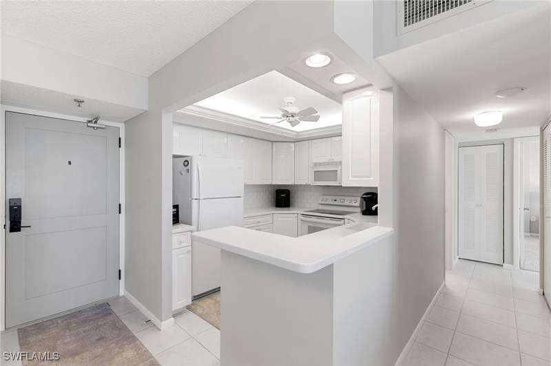 2 bedroom Condominium at 320 Seaview Ct 709, South Seas, Marco Island — photo 3