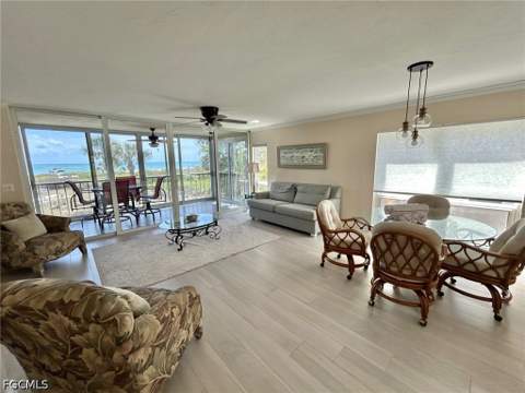 497 E Gulf Dr 4, Sanibel FL - photo 7 of 24