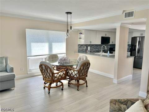 497 E Gulf Dr 4, Sanibel FL - photo 9 of 24