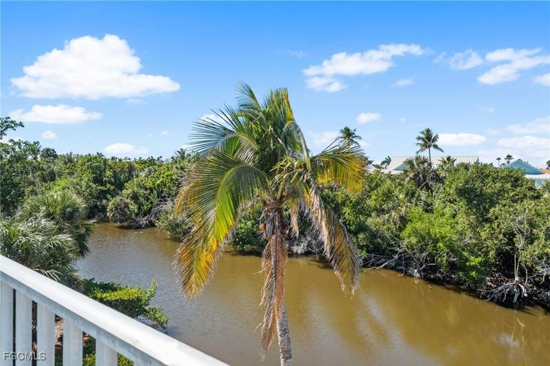 3 bedroom SingleFamilyResidence at 241 Violet Dr, Long Acre Lake, Sanibel — photo 5