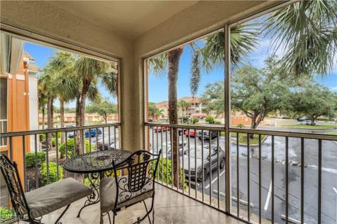 6450 Aragon Way 202, Fort Myers FL - photo 10 of 24