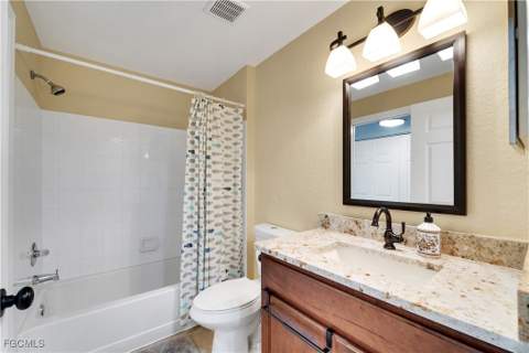 6450 Aragon Way 202, Fort Myers FL - photo 11 of 24