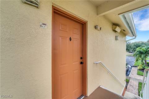 6450 Aragon Way 202, Fort Myers FL - photo 15 of 24