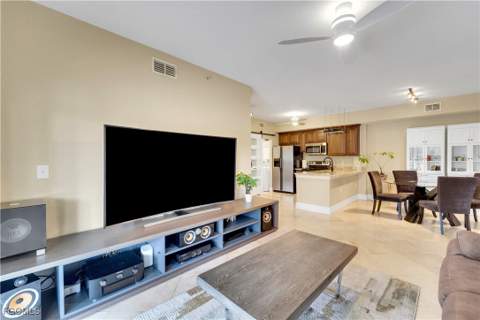 6450 Aragon Way 202, Fort Myers FL - photo 18 of 24