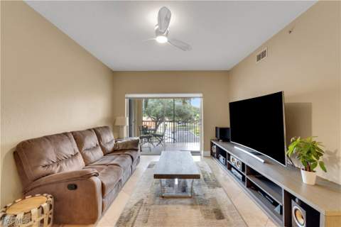 6450 Aragon Way 202, Fort Myers FL - photo 20 of 24