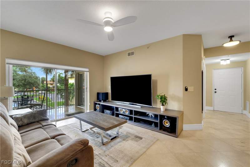 2 bedroom Condominium at 6450 Aragon Way 202, Tuscany Gardens, Fort Myers — photo 4