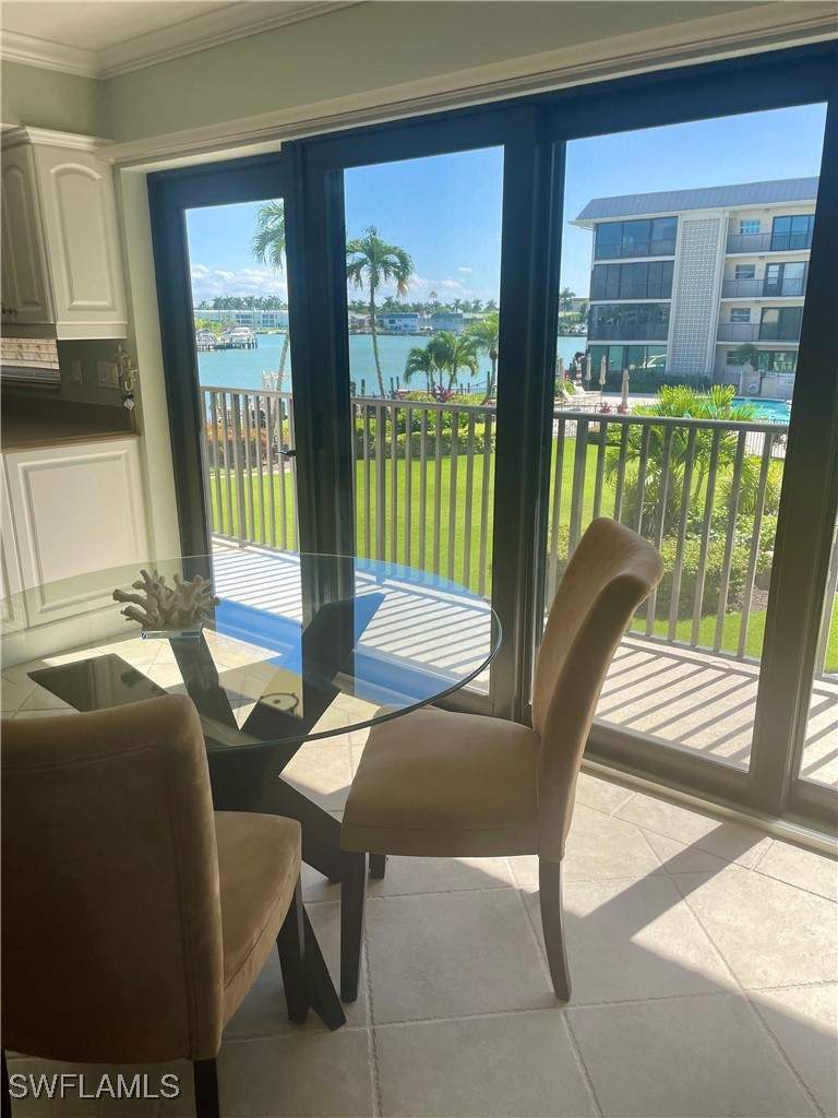 2 bedroom Condominium at 3200 Gulf Shore Blvd N 204, Coquina Club, Naples — photo 3