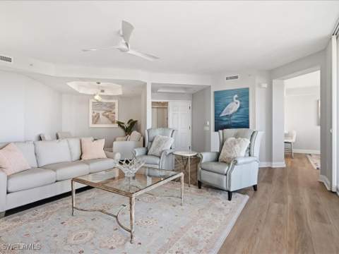 445 Cove Tower Dr 704, Naples FL - photo 6 of 33