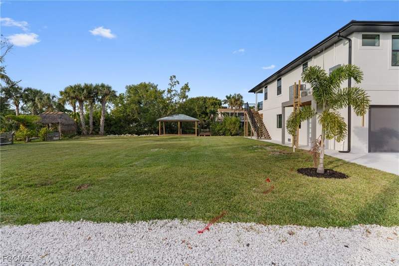 4 bedroom SingleFamilyResidence at 18190 Pioneer Rd, Fort Myers, Fort Myers — photo 4