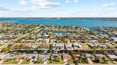 5324 Mayfair Ct, Cape Coral FL - photo 7 of 49