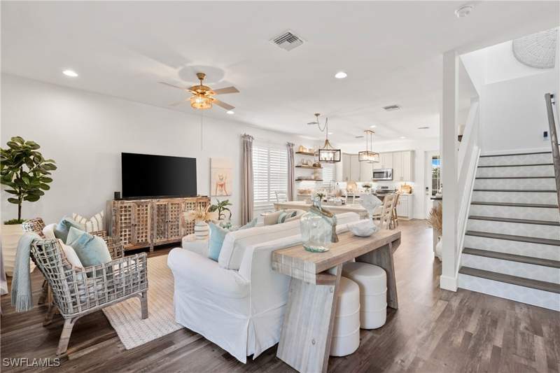 3 bedroom SingleFamilyResidence at 3060 Woodside Ave, Hallendale, Naples — photo 2
