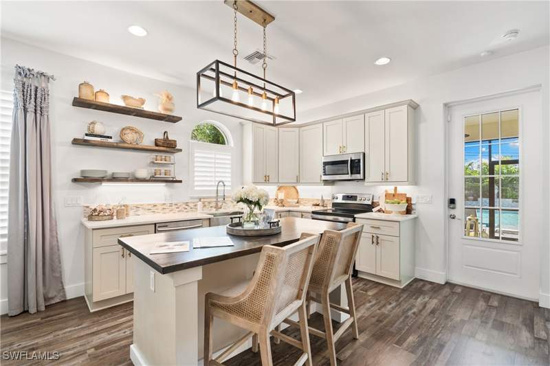 3 bedroom SingleFamilyResidence at 3060 Woodside Ave, Hallendale, Naples — photo 3