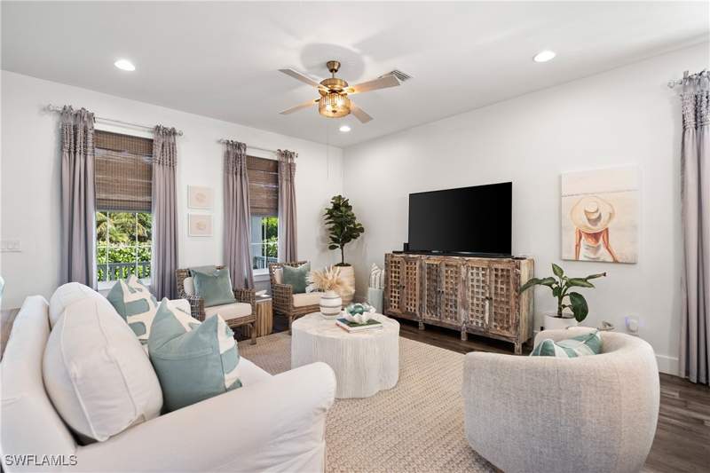 3 bedroom SingleFamilyResidence at 3060 Woodside Ave, Hallendale, Naples — photo 4