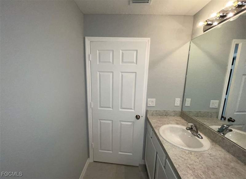 3 bedroom SingleFamilyResidence at 3420 67th St W, Lehigh Acres, Lehigh Acres — photo 4