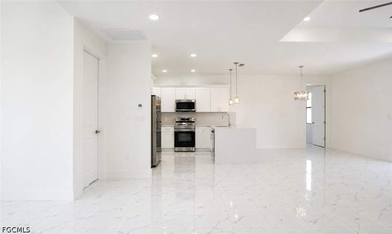 3 bedroom SingleFamilyResidence at 147 Pearson St, Lehigh Acres, Lehigh Acres — photo 5