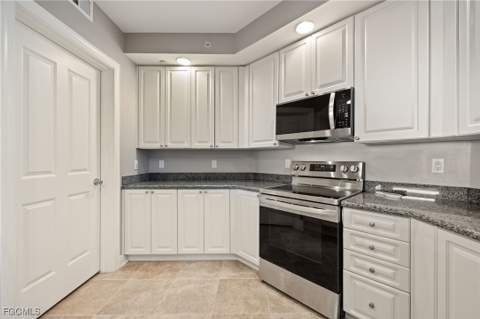 2825 Palm Beach Blvd 513, Fort Myers FL - photo 6 of 50