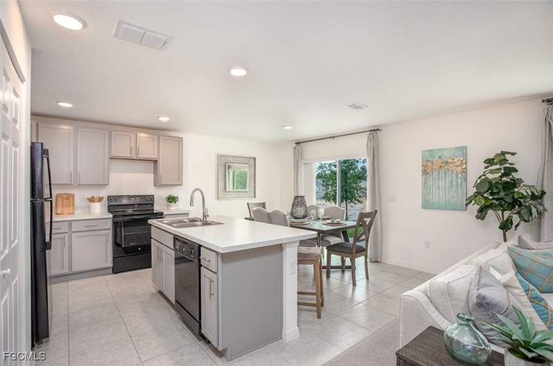 3 bedroom SingleFamilyResidence at 2506 15th St SW, Lehigh Acres, Lehigh Acres — photo 4
