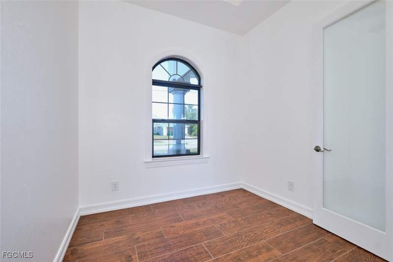 3 bedroom SingleFamilyResidence at 1906 SW 30th Ter, Cape Coral, Cape Coral — photo 5