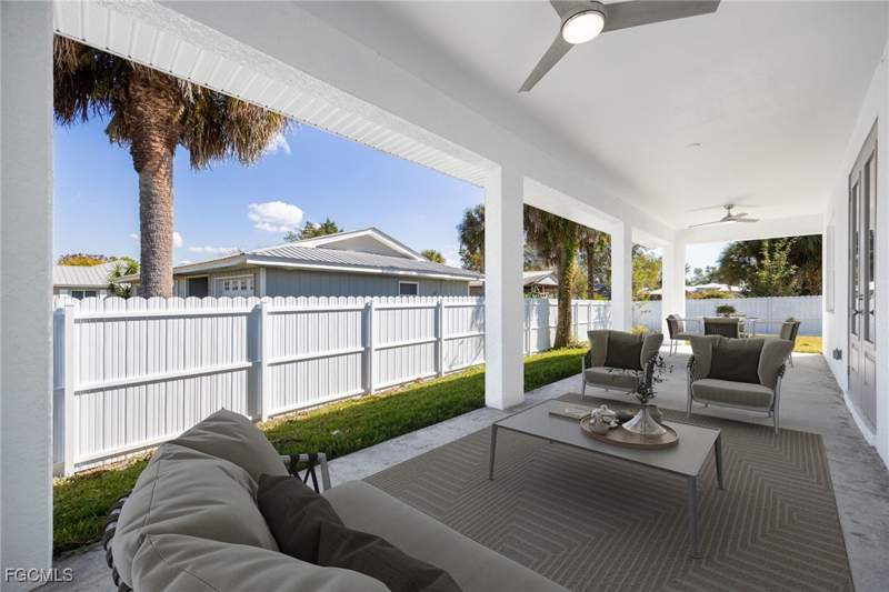 3 bedroom SingleFamilyResidence at 3002 Mercer Way, Labelle, Labelle — photo 3