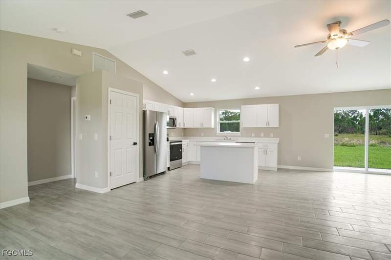 4 bedroom SingleFamilyResidence at 3010 67th St W, Lehigh Acres, Lehigh Acres — photo 2
