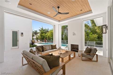 544 13th Ave S, Naples FL - photo 13 of 35