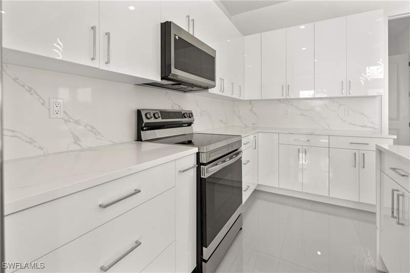 3 bedroom SingleFamilyResidence at 1027 Kirkwood St, Lehigh Acres, Lehigh Acres — photo 5