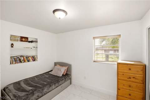 1736 Bonnie Ct, Fort Myers FL - photo 12 of 27