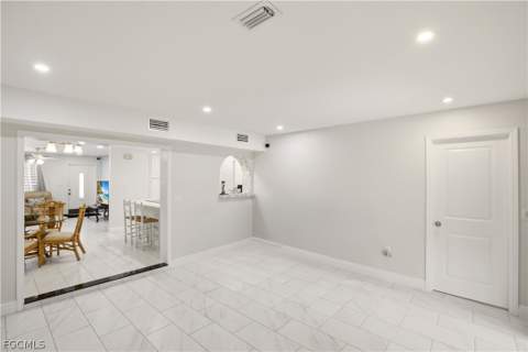 1736 Bonnie Ct, Fort Myers FL - photo 6 of 27