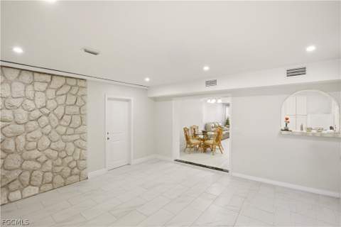 1736 Bonnie Ct, Fort Myers FL - photo 8 of 27