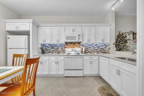 8075 Tiger Cv 1706, Naples FL - photo 10 of 42