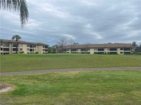 5770 Trailwinds Dr 211, Fort Myers FL - photo 11 of 36