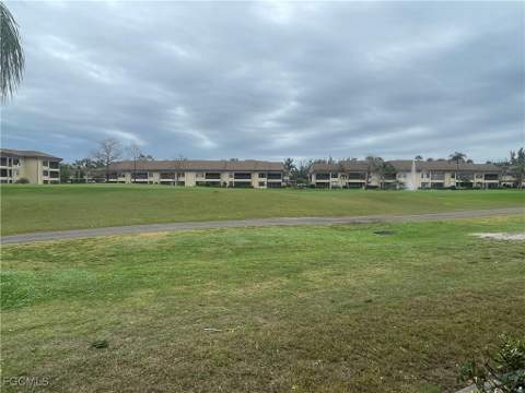 5770 Trailwinds Dr 211, Fort Myers FL - photo 15 of 36