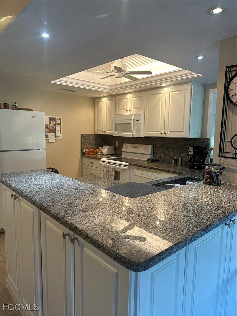 2 bedroom Condominium at 5770 Trailwinds Dr 211, Augusta Village, Fort Myers — photo 3