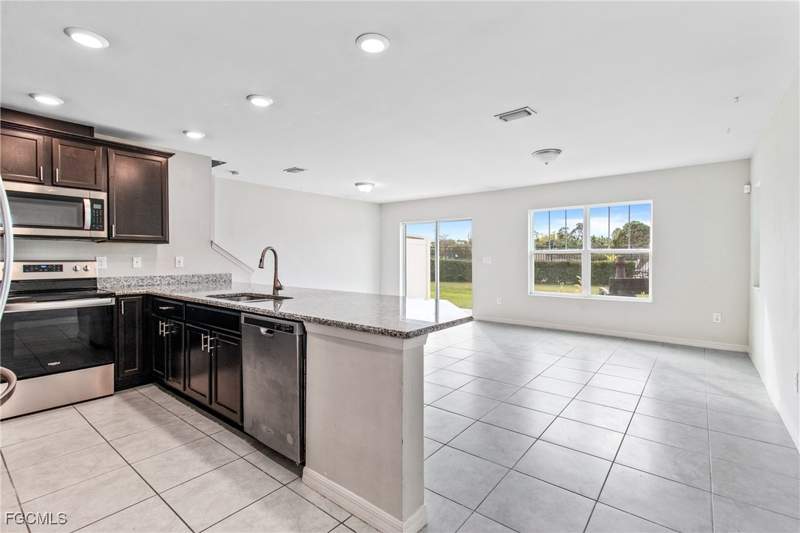 3 bedroom Townhouse at 6390 Brant Bay Blvd 108, Bayshore Commons, North Fort Myers — photo 3