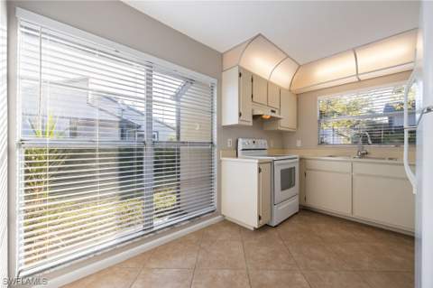 10623 Arlingford Blvd, Lehigh Acres FL - photo 9 of 37