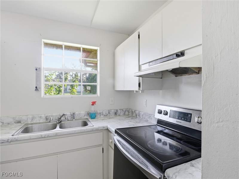 3 bedroom SingleFamilyResidence at 2802 2nd St SW, Lehigh Acres, Lehigh Acres — photo 5