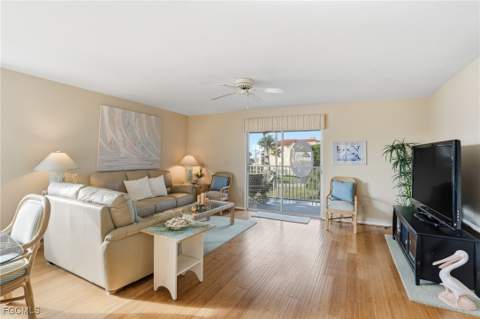 4591 Bay Beach Ln 294, Fort Myers Beach FL - photo 14 of 50