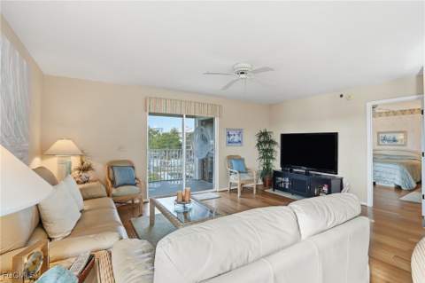 4591 Bay Beach Ln 294, Fort Myers Beach FL - photo 15 of 50